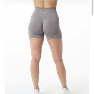 Alphalete amplify shorts storm grey